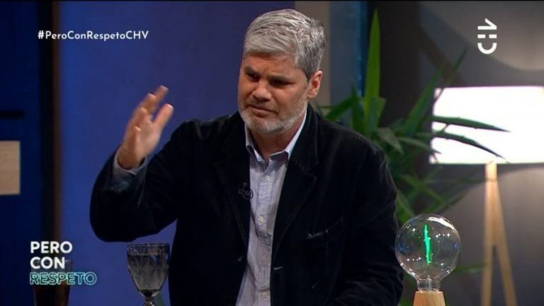 Juan Cristóbal Guarello sufrió encerrona durante la noche: Fue abandonado en plena autopista