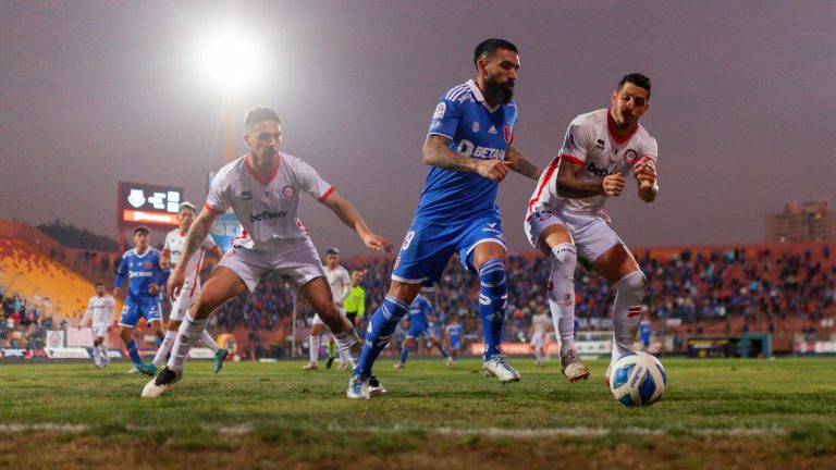 La U busca estadio tras el cierre del Santa Laura: la cancha será reparada luego de quedar inutilizable