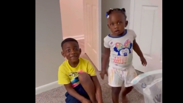 Nueva broma viral en TikTok generó críticas: Padres piden a sus hijos pequeños que los defiendan en una pelea callejera