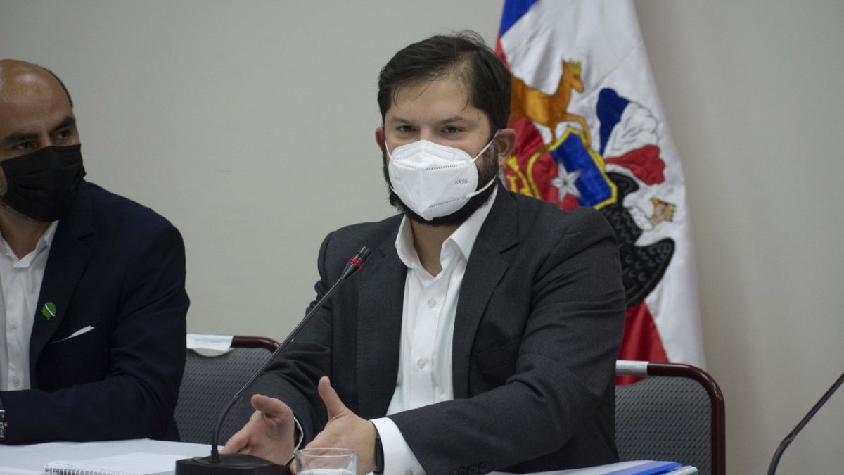 Presidente Boric lamentó la muerte del alcalde de El Monte y envió ...