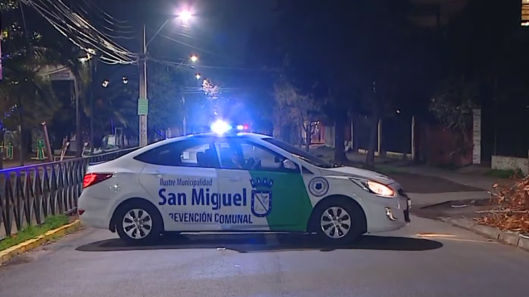 Investigan homicidio en San Miguel: Joven de 22 años habría muerto tras una pelea a la salida de una botillería