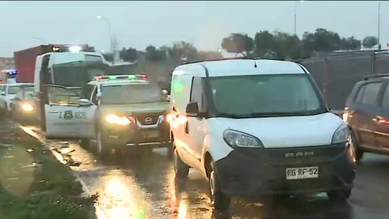 Violenta doble encerrona en Cerrillos: Camionetas sufrieron robo millonario en autopista