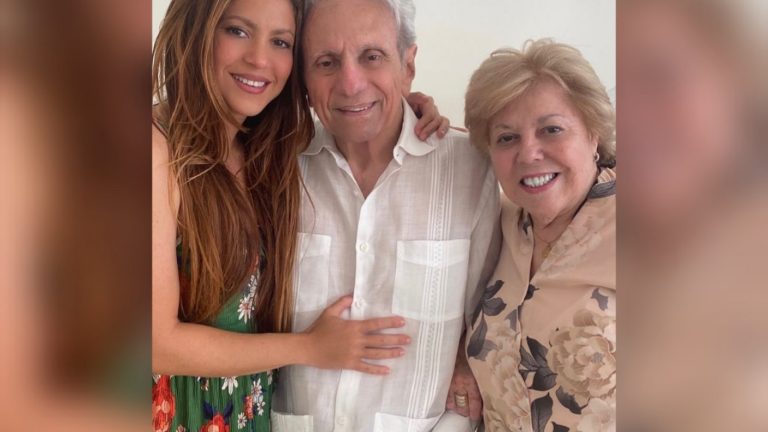 Shakira dedica emotivo mensaje a su padre hospitalizado: 