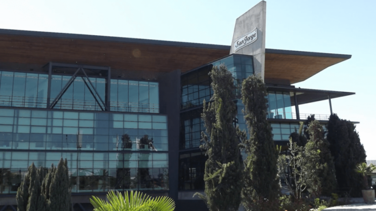 ¡Dice que no hay delito! Abogado de trabajador que recibió sueldo de 165 millones por error