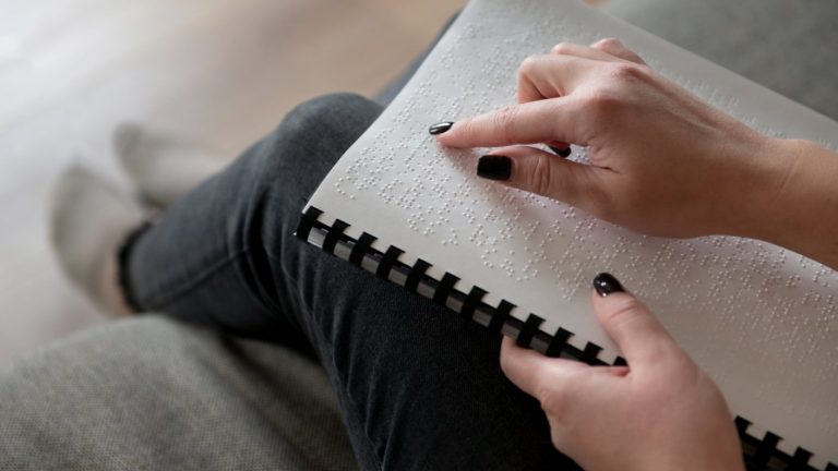 Biblioteca Central para Ciegos elaboró propuesta de Constitución en sistema Braille: Revisa cómo acceder a ella