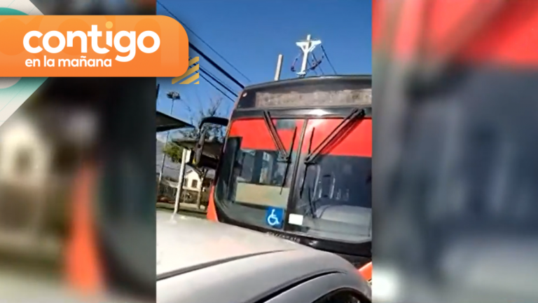 “¿Por los cabros chicos te frenái?”: Chofer de micro arrastró vehículo en La Florida