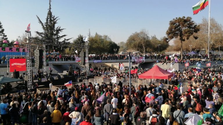 Masiva convocatoria en Maipú congrega a miles de personas a favor del Apruebo