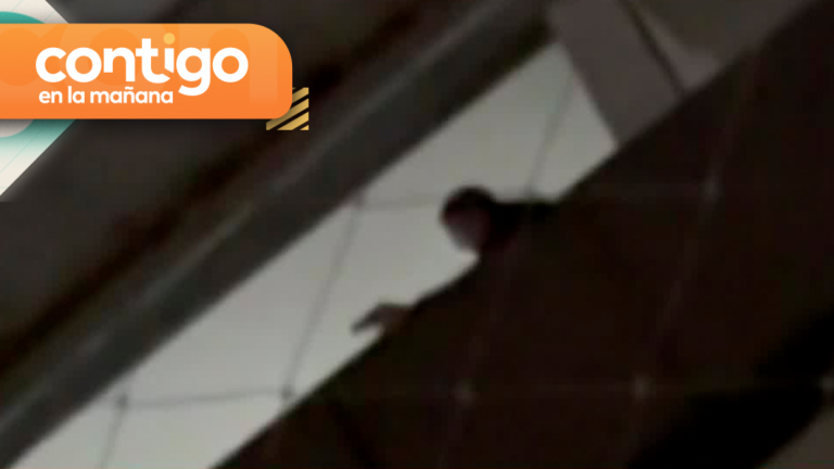 Impactantes imágenes: Graban a sujetos disparando de un edificio a otro en pleno centro de Santiago