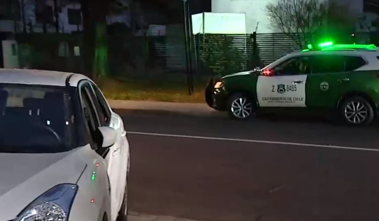 Chocaron con alumbrado público: Cuatro detenidos tras persecución policial en Las Condes