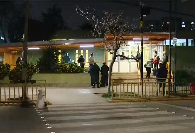 Guagua de casi 2 años murió tras llegar con heridas graves a hospital: Detienen a su mamá y pareja