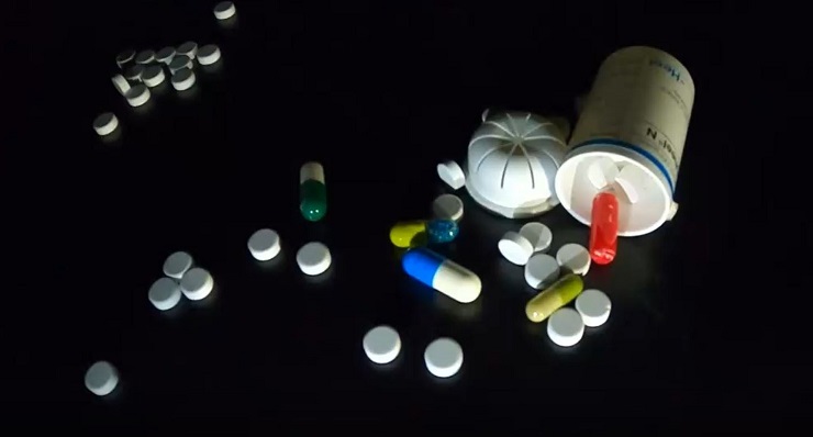 Cenabast en la mira de Contraloría: Más de $500 millones en remedios se perdieron por estar vencidos