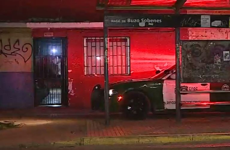 Violento asalto en casino clandestino de Estación Central termina con hombre herido a bala