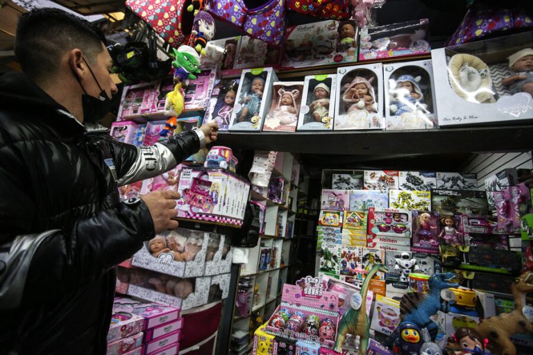 Ad portas del Día del Niño: ¿Cómo identificar juguetes falsificados y qué tan dañinos pueden ser?