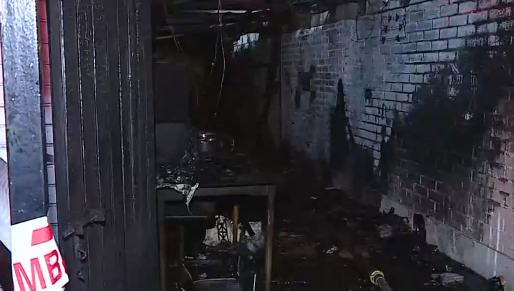 Adulto mayor falleció tras incendio en Maipú: Vecinos alertan que una vela habría originado el siniestro