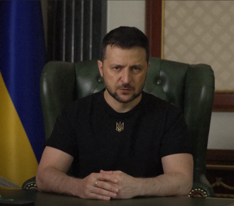 Zelensky acusa a Rusia de ataque a mayor central nuclear en Europa y pide sanciones