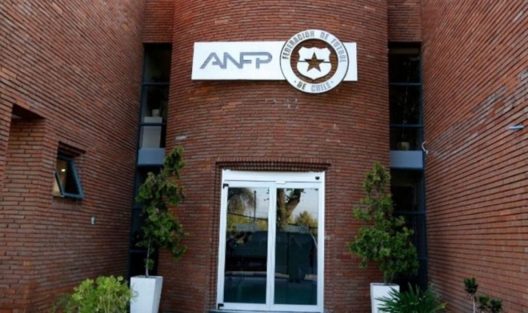 ANFP critica a Cariola por publicación con logos de clubes sobre el Apruebo y expresa 