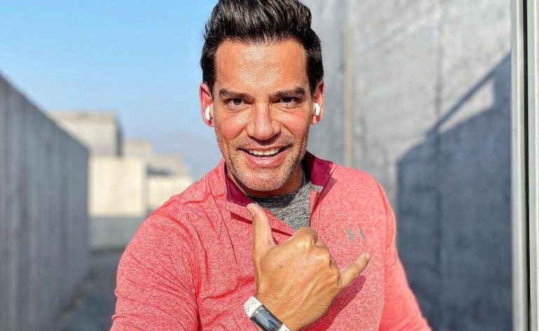 Cristián de la Fuente reclamó por uso de su imagen en franja del Apruebo, pero al comando equivocado