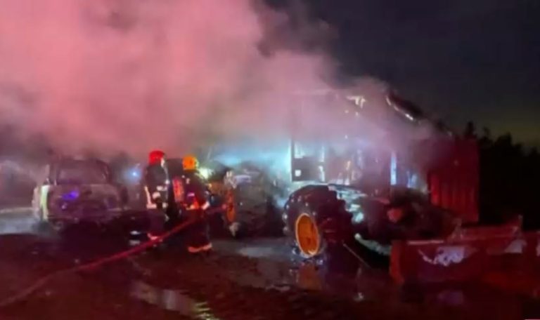 Investigan ataque sin precedentes en Paredones: Desconocidos quemaron maquinaria forestal