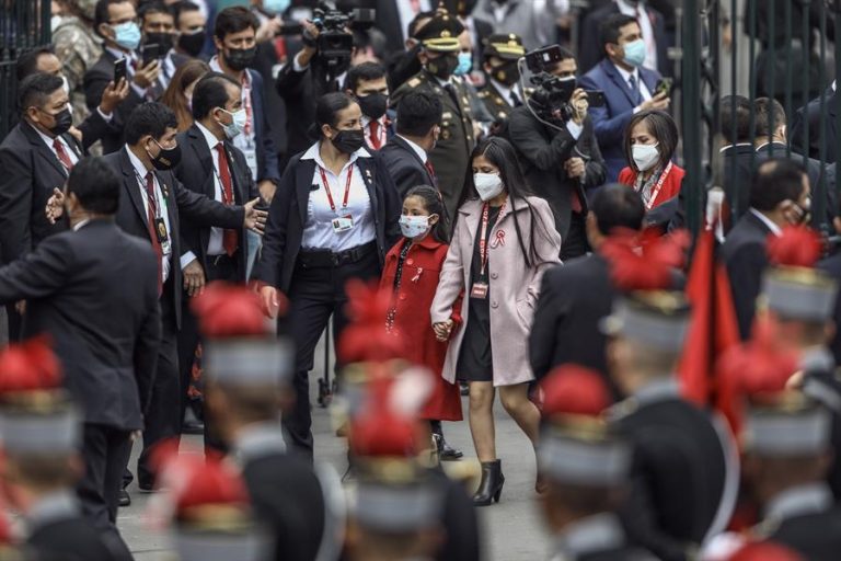 Por presunto caso de corrupción: Cuñada de presidente peruano, Pedro Castillo, se entregó a la Fiscalía