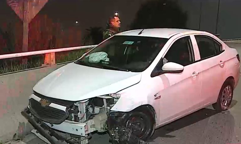 Carabineros chocaron con barrera durante persecución que comenzó en Vitacura y llegó a Maipú