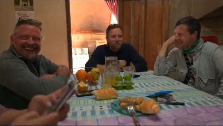 Viralizan video de Ewan McGregor en Argentina: Comió junto a una familia que lo recibió en su casa