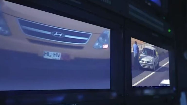 Los tecnológicos métodos utilizados para tapar patentes en autopistas: El primer paso a más delitos