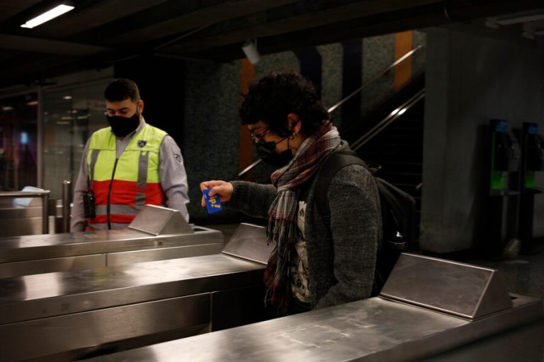 Alcaldes lo solicitaron al gobierno: ¿Cómo funcionaría el transporte gratuito el día del plebiscito?