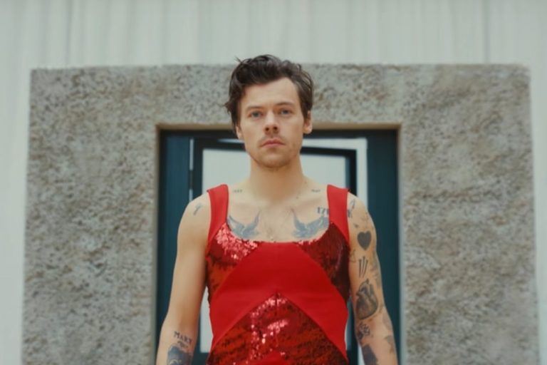 Sobrino de Michael Jackson criticó a revista que calificó a Harry Styles como 