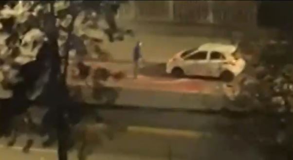 Repartidor ayudó a hombre asaltado en Macul: Persiguieron a los delincuentes en moto