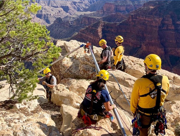 Hombre muere al caer del Borde Norte del Gran Cañón en EE.UU.