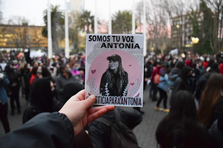 Ley Antonia: Congreso aprueba proyecto que busca penalizar la inducción al suicidio