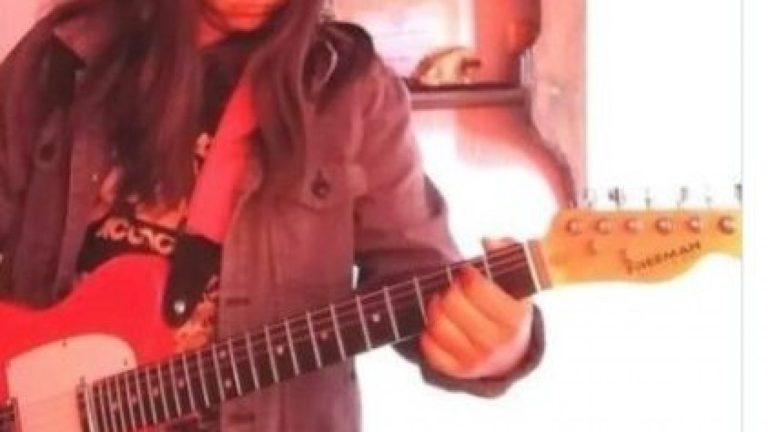 Estudiante de La Serena acusa discriminación: Lo suspendieron por tener el pelo largo