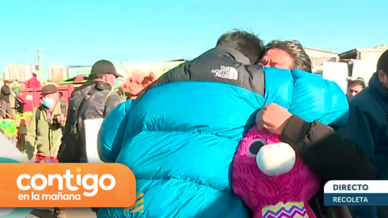 “Lo quiero mucho”: El emotivo abrazo entre Juan Pablo Queraltó y un vendedor de peluches de La Vega
