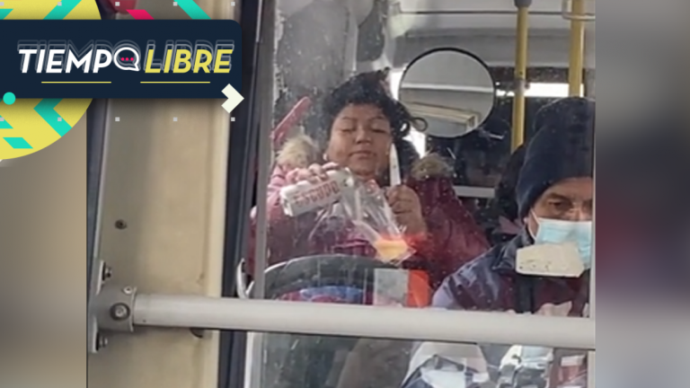 ¡Insólito! Mujer fue captada preparando una michelada en pleno viaje en micro