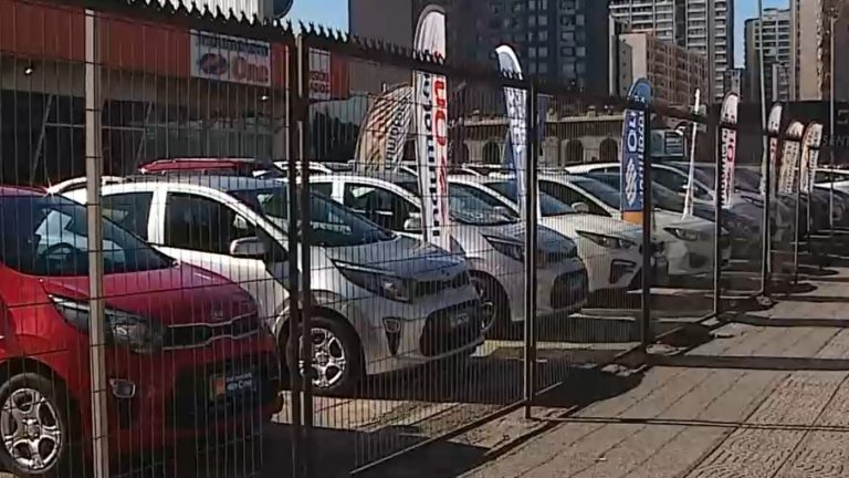 Precios de seguros de autos se disparan: Hasta un 300% han aumentado en el último año