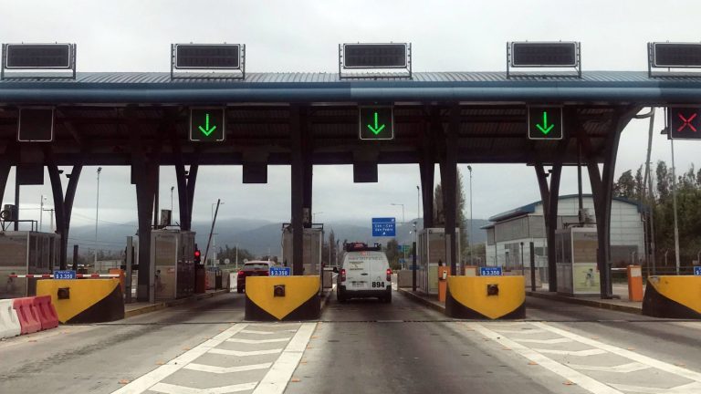 Asalto con disparos en peaje de Antofagasta: Sujetos intentaron robar camión que transportaba cobre