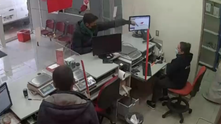 Atacaban a trabajadores y clientes: Así operaba la banda especializada en asaltar a Correos de Chile