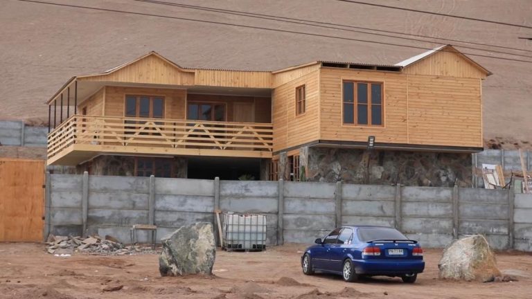 De dos pisos y con áreas de esparcimiento: Así son las “tomas VIP” de Antofagasta