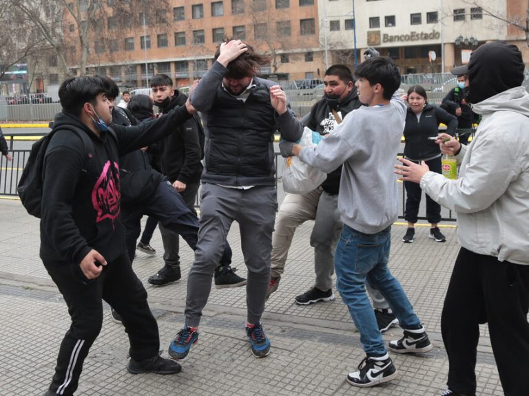 Las fotos de la agresión a Simón Boric, hermano del presidente