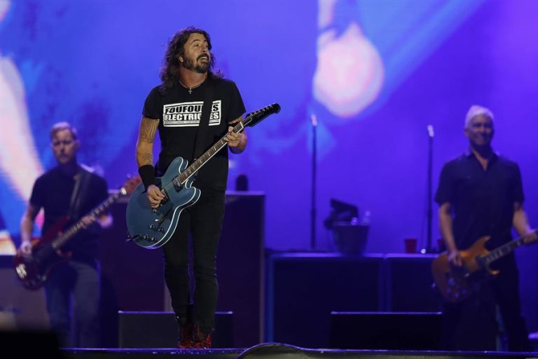 En directo desde Wembley: Así puedes ver gratis el concierto de Foo Fighters en tributo a Taylor Hawkins