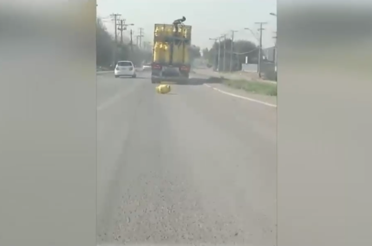 Desde camiones en movimiento: Aumentan insólitos robos de cilindros de gas