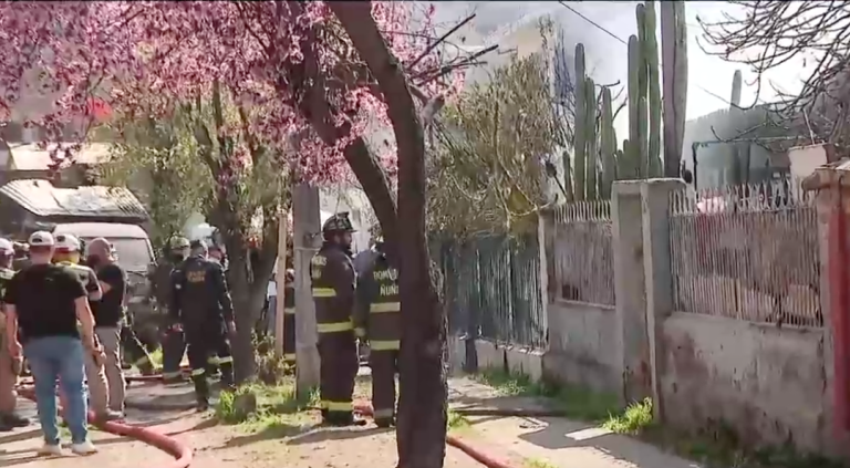 Incendio consume vivienda en La Florida: Uno de sus ocupantes se mantendría con paradero desconocido