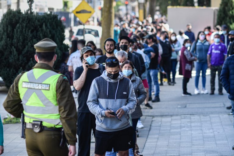 Con importante participación de jóvenes: ¿Cuál fue el perfil del votante en el plebiscito de salida?
