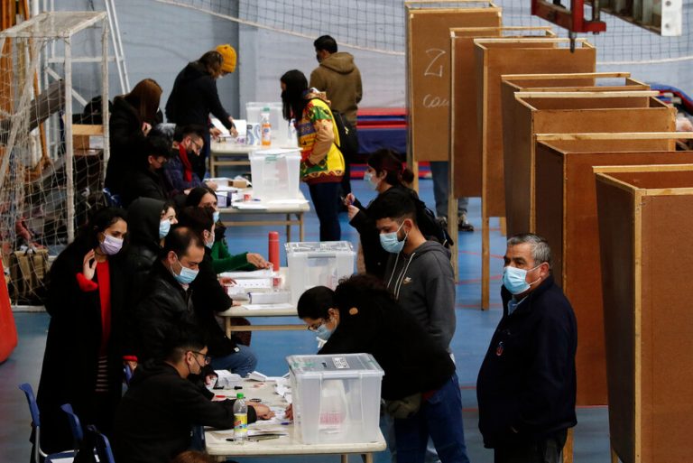 Con Valparaíso y Magallanes como grandes sorpresas: Rechazo se impuso en todas las regiones del país