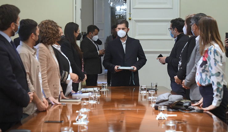 Partidos políticos iniciarán conversaciones este miércoles de cara al futuro del proceso constituyente