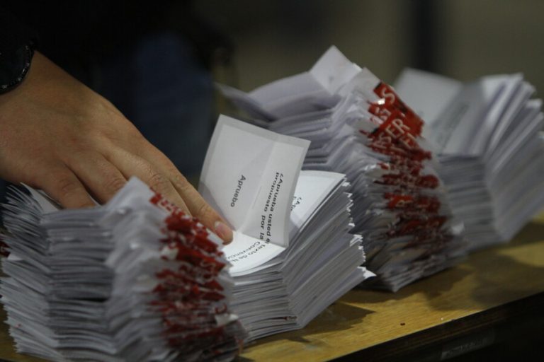 Debate se instaló en el Congreso tras el plebiscito: ¿Debe regresar el voto obligatorio?