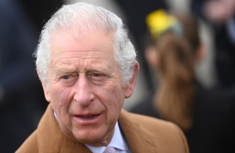 Carlos III es el nombre oficial del nuevo rey del Reino Unido