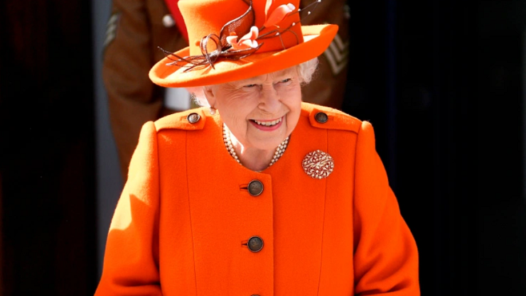 Fue mecánica, detestaba el ajo y nunca tuvo pasaporte: Las curiosidades de la reina Isabel II