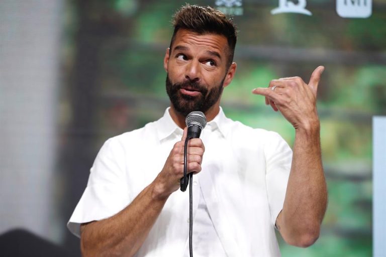 En medio del escándalo con su sobrino: Presentan nueva querella de agresión sexual contra Ricky Martin