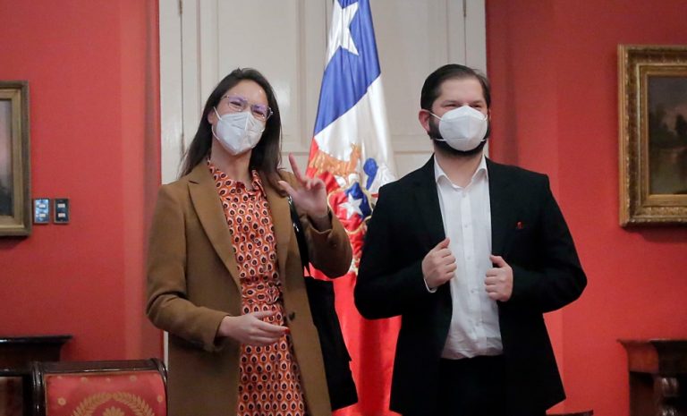 Revelan primeras imágenes de los ensayos del pdte. Boric y la alcaldesa Hassler para su pie de cueca